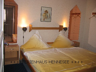  FERIENHAUS HENNESEE   / Sauerland   Schlafraum
