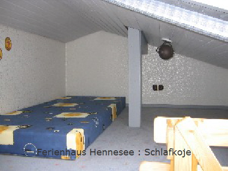    SAUERLAND - ferienhaus HENNESEE : Schlafkoje rechts  